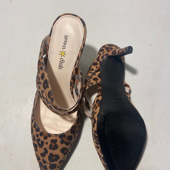 Seven dials tan/black animal print slides with 2.2” heel size 6 NWT - Picture 5 of 6